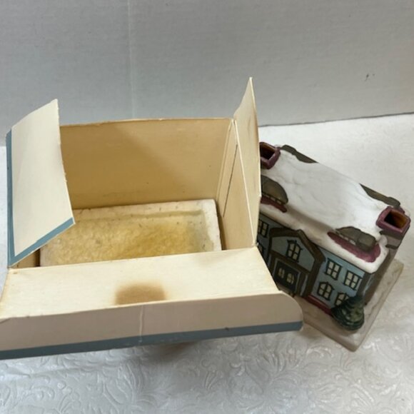 VTG Claire Burke Christmas Memories Porcelain Incense House 1990 Winter Snow - Picture 15 of 16